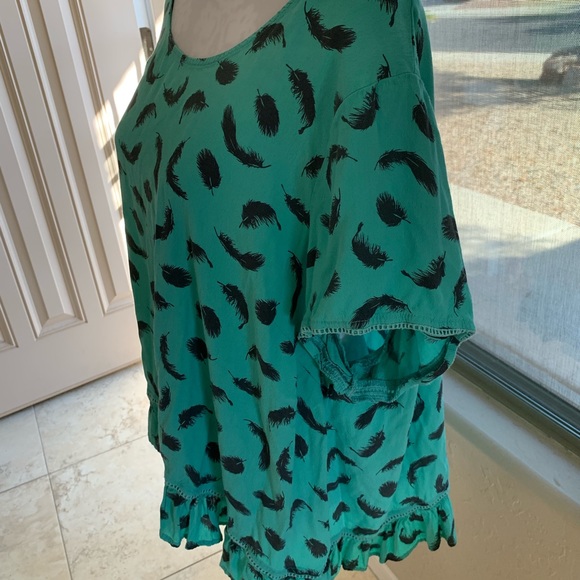 🔥Torrid feather print ruffle blouse🔥 - Picture 2 of 3